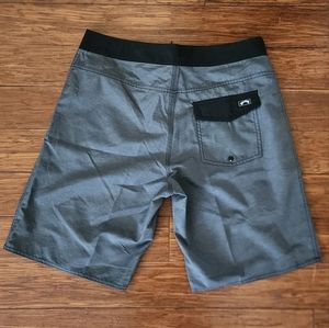 Mens billabong boarshorts size 32